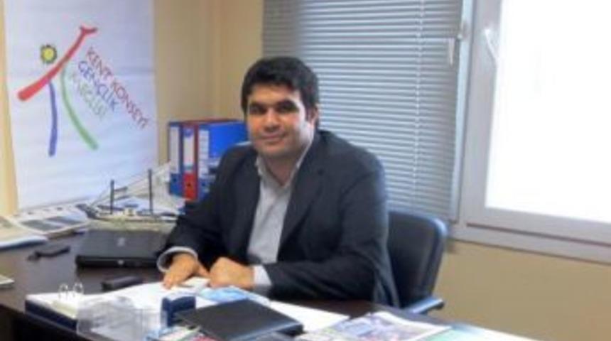Yalınız "Y&ouml;netimler, daha &ccedil;ok gen&ccedil;leşmeli"