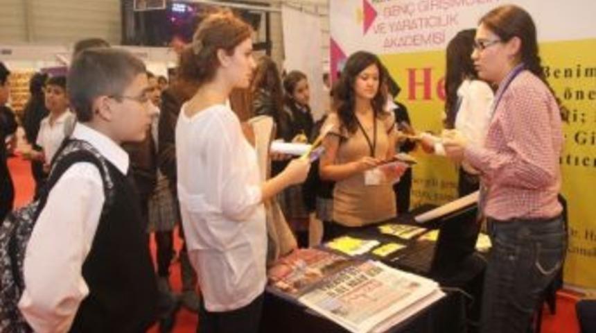 Konak Belediyesi&rsquo;nden İstihdam Zirvesi&rsquo;ne Akademik Stand