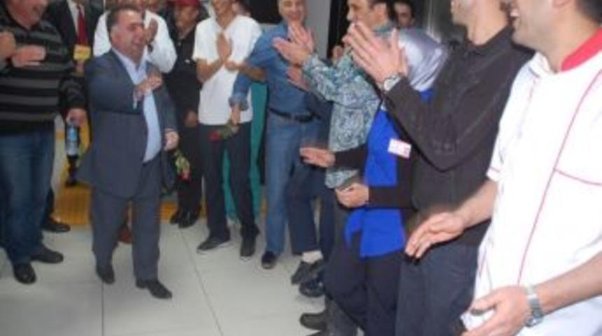 Hababam Sınıfı Oyuncuları Tek Ayak &Uuml;zerinde