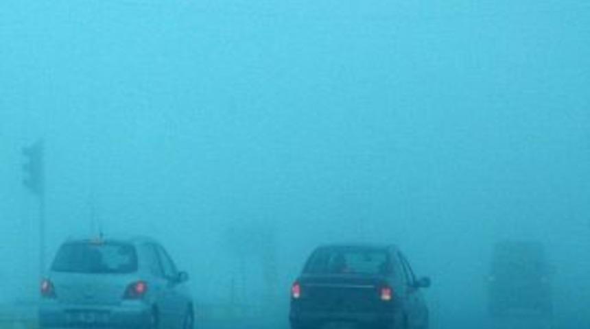 Erzurum&rsquo;da Sis Ve Yağmur, G&ouml;r&uuml;ş Mesafesini D&uuml;ş&uuml;rd&uuml;