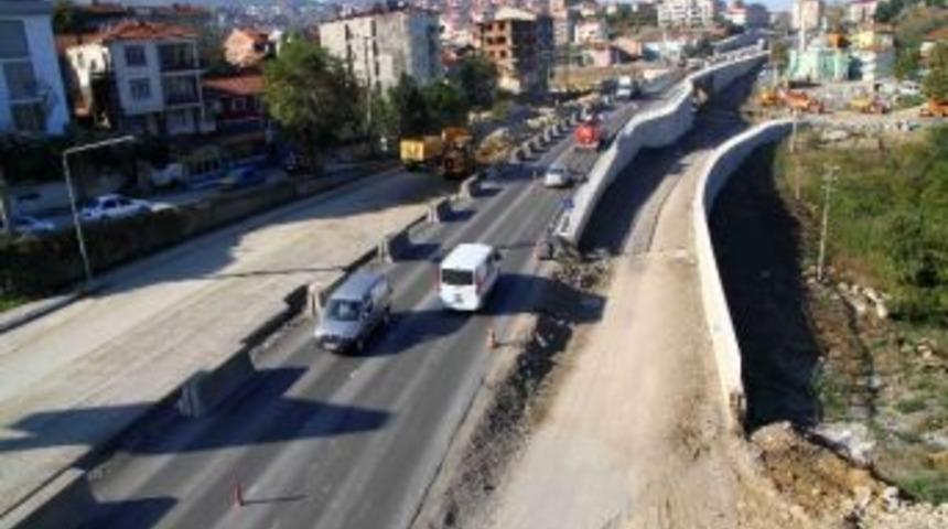 G&ouml;lc&uuml;k 2 Kavşağı'nda &Ccedil;alışmalar S&uuml;r&uuml;yor
