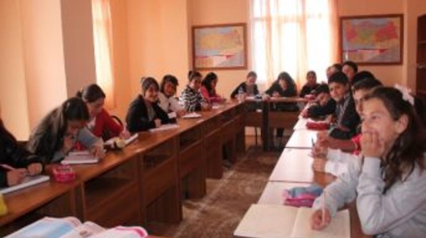 Şenlik &Ouml;ğrenci Yurdu Derslere Başladı