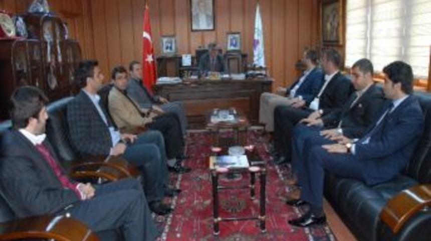 Ak Parti Gen&ccedil;lik Kolları&rsquo;ndan Başkan B&uuml;y&uuml;kaslan&rsquo;a Ziyaret