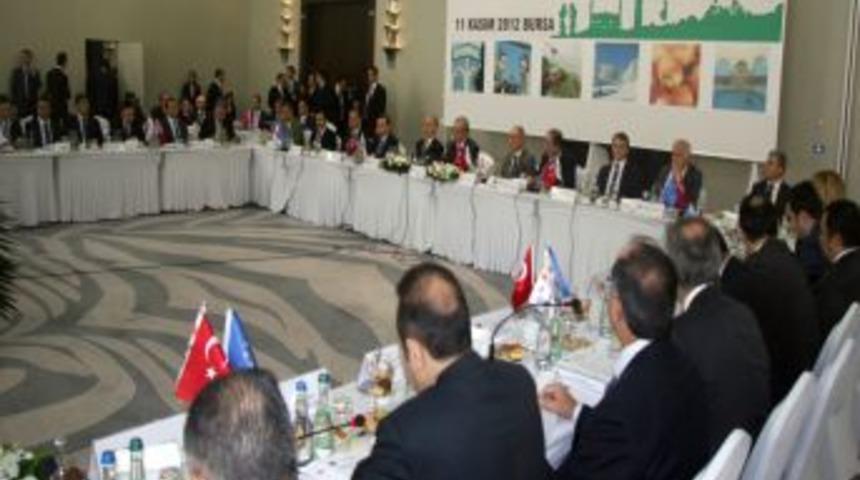Farklı Inan&ccedil; Gruplarının Dini Hakları Bursa&rsquo;da Tartışılıyor
