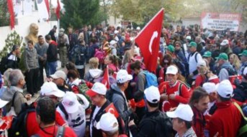 Dağcılar Ata&rsquo;ya Saygı İ&ccedil;in Dağa Tırmandı