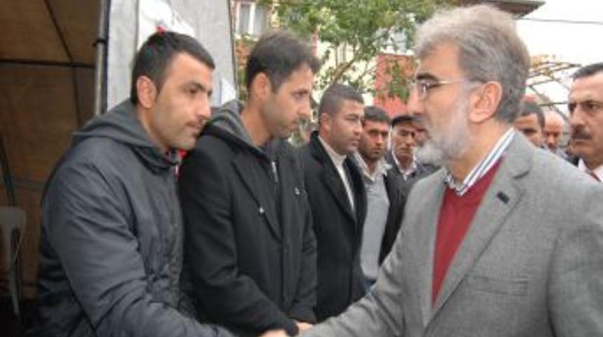 Bakan Yıldız, Şehit İbrahim &Ccedil;elik&rsquo;in Ailesini Ziyaret Etti