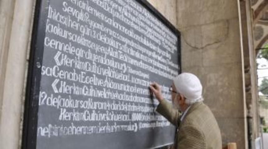 Naim Tufanoğlu, Kendisine Ait Yazı Stilini Başkalarına &Ouml;ğretmek Istiyor