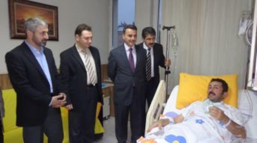 &Ouml;ğrencisi Tarafından Bı&ccedil;aklanan &Ouml;ğretmene Ziyaretler S&uuml;r&uuml;yor