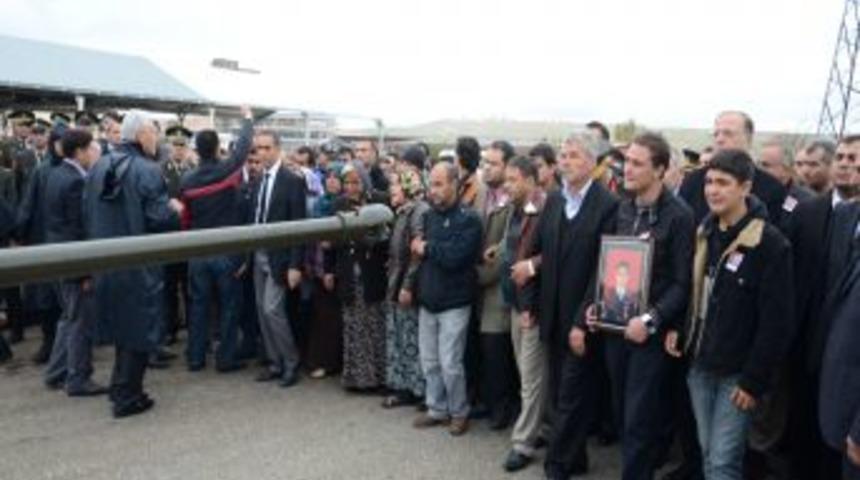 Şehit Serkan Perişan Dualarla Son Yolculuğuna Uğurlandı
