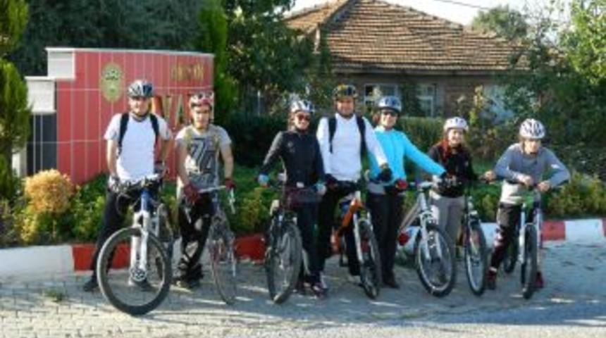 &Ouml;demiş Bisiklet Grubu G&uuml;neşli Pazarı Değerlendirdi