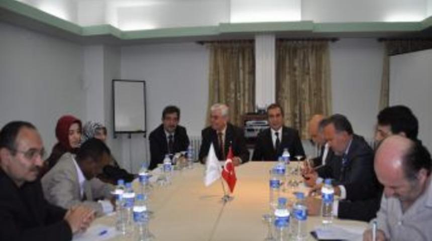 'D&uuml;nya Yetimler Vakfı' D&uuml;nya &Uuml;lkelerindeki Yetimleri Kucaklayacak