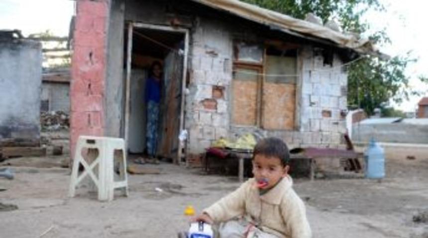 B&uuml;y&uuml;kşehir&rsquo;den Yaşlı Kadın Ve Torunlarına Yardım Eli