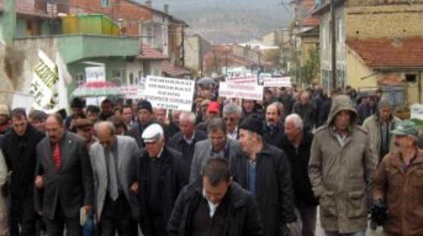Konya&rsquo;da B&uuml;y&uuml;kşehir Yasa Tasarısına Y&uuml;r&uuml;y&uuml;şl&uuml; Eylem
