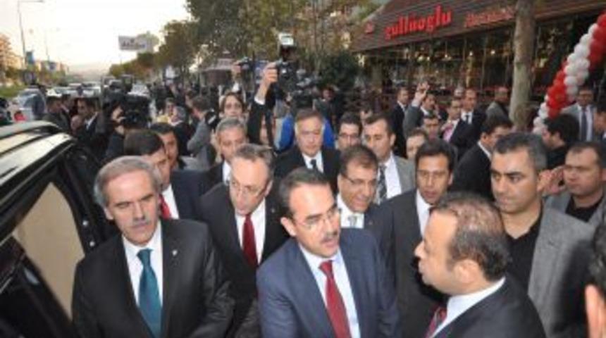 Bakanlar, G&uuml;ll&uuml;oğlu&rsquo;nu Ziyaret Etti