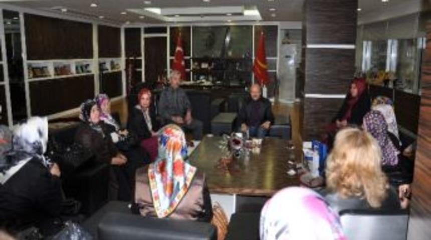 Mhp&rsquo;li Belediyeci Hanımlar Makama &Ccedil;ıktı