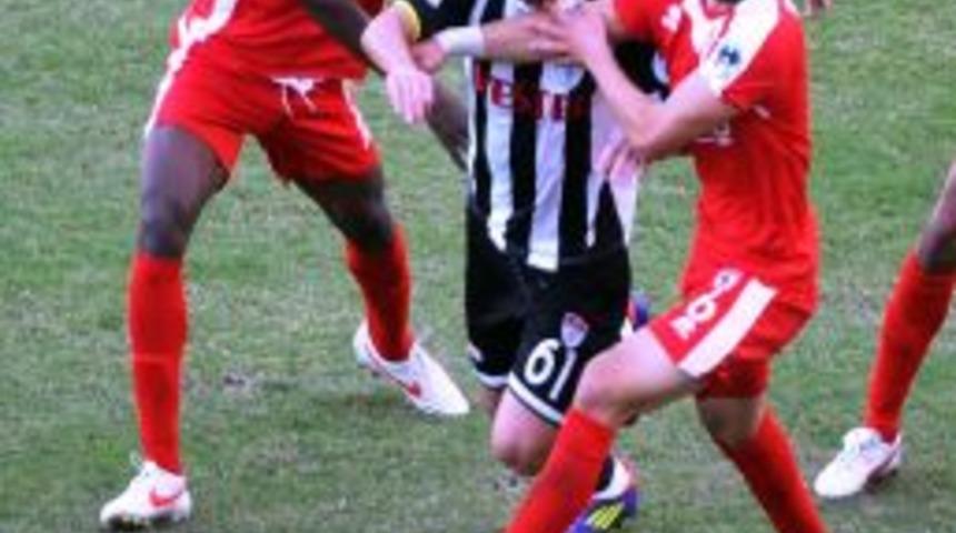 Manisaspor: 0 - Samsunspor: 0