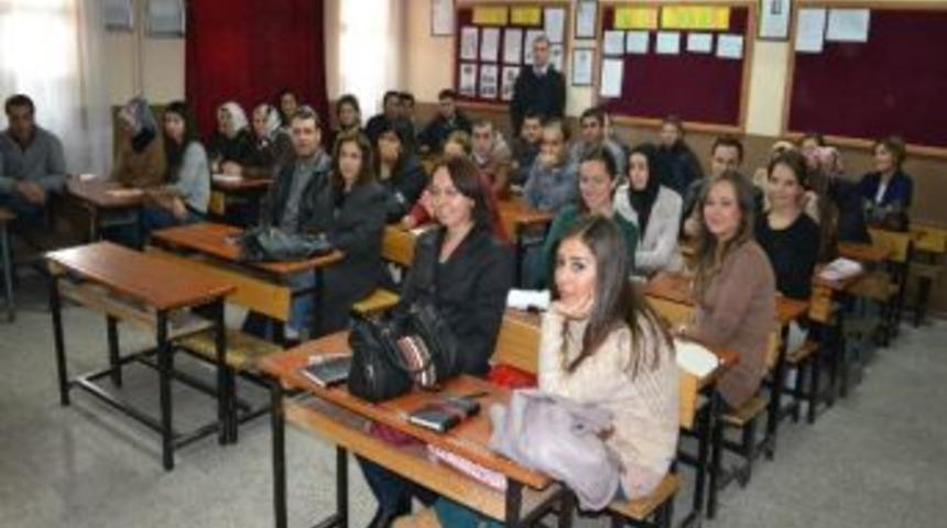 Kula'da Satran&ccedil; Antren&ouml;rl&uuml;k Kursu A&ccedil;ıldı