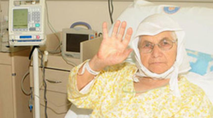 78'lik anne oğluna b&ouml;breğini verdi