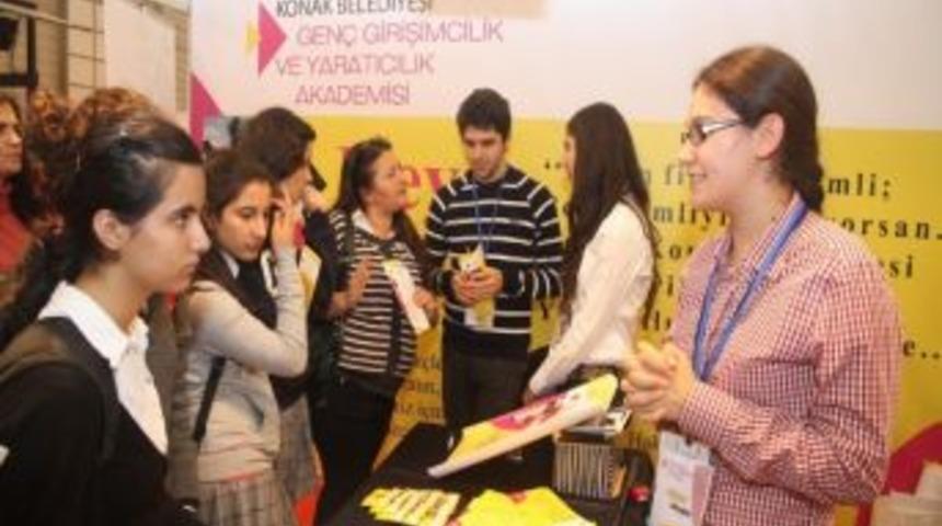 Gen&ccedil;ler 1. İstihdam Zirvesi&rsquo;nde Buluştu
