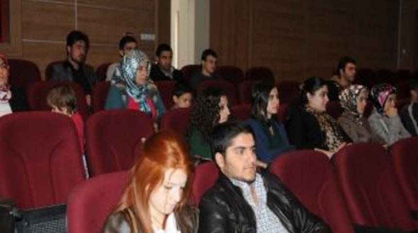 D&uuml;&rsquo;de 'başarılı Bir Kariyer İ&ccedil;in Yol Haritası' Semineri