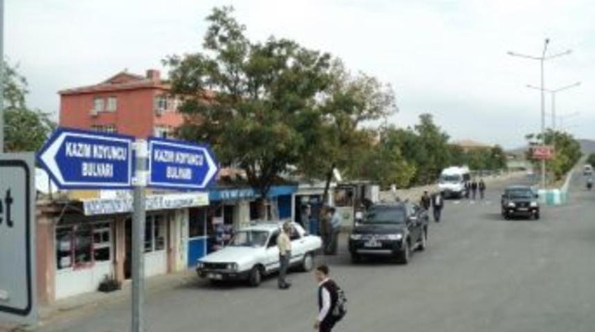 Kazım Koyuncu Bulvarına Y&ouml;n Levhaları Dikildi
