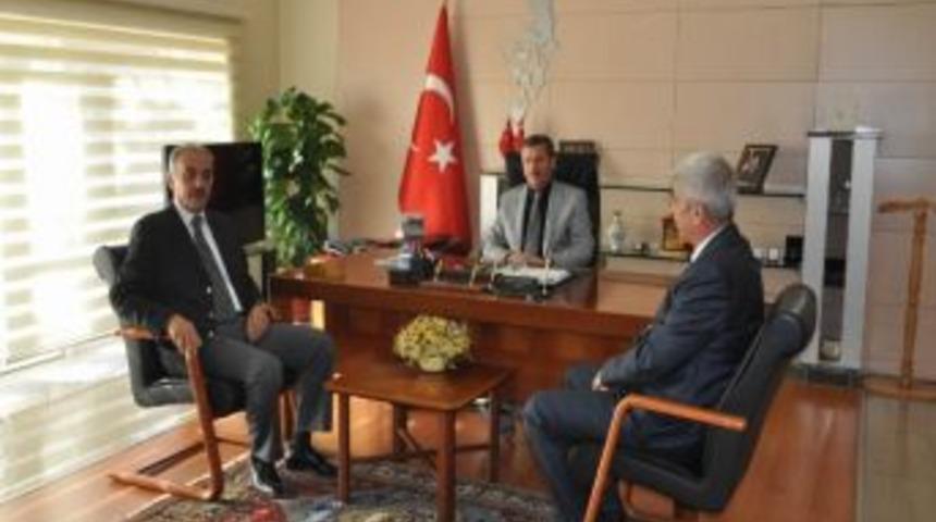 &Ouml;zel Erciyes Kurumları Vali Şerif Yılmaz&rsquo;ı Ziyaret Etti