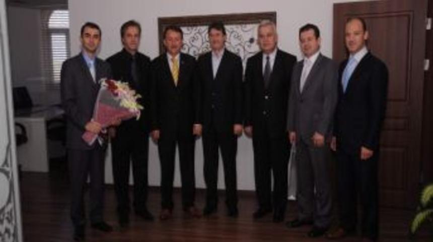 Karabalık'a Kafkas Derneği'nden Teşekk&uuml;r Plaketi