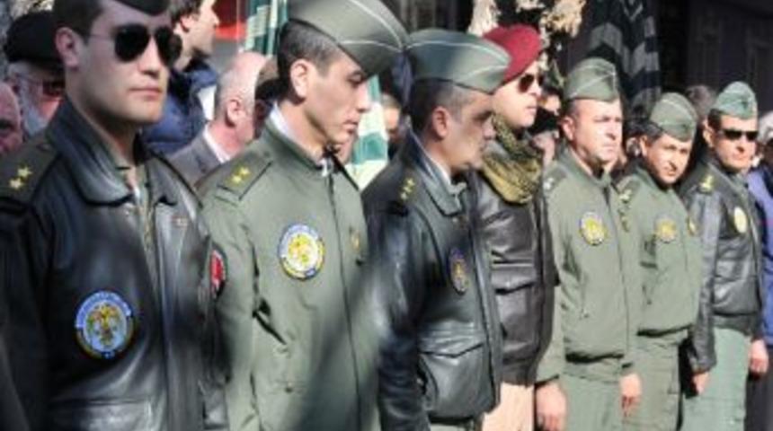 Şehit Y&uuml;zbaşı Baba Evine Getirildi