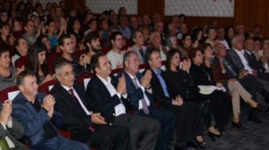 Atat&uuml;rk&rsquo;&uuml;n Sevdiği Şarkılar Konseri D&uuml;zenlendi