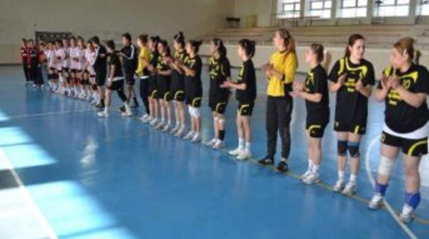 Vanlı Bayanlar Durmak Bilmiyor