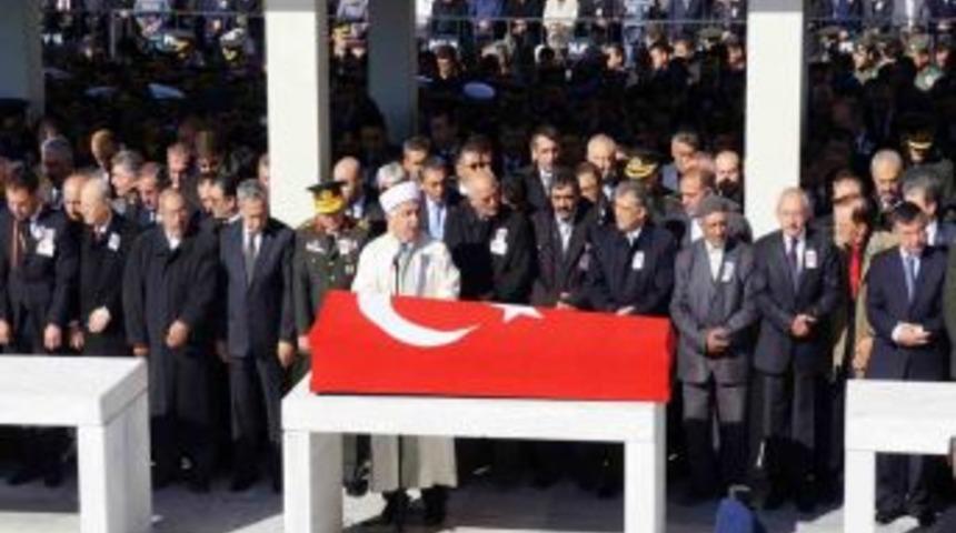 Şehidin Kız Kardeşi Ağabeyini, &Uuml;niformasıyla Uğurladı