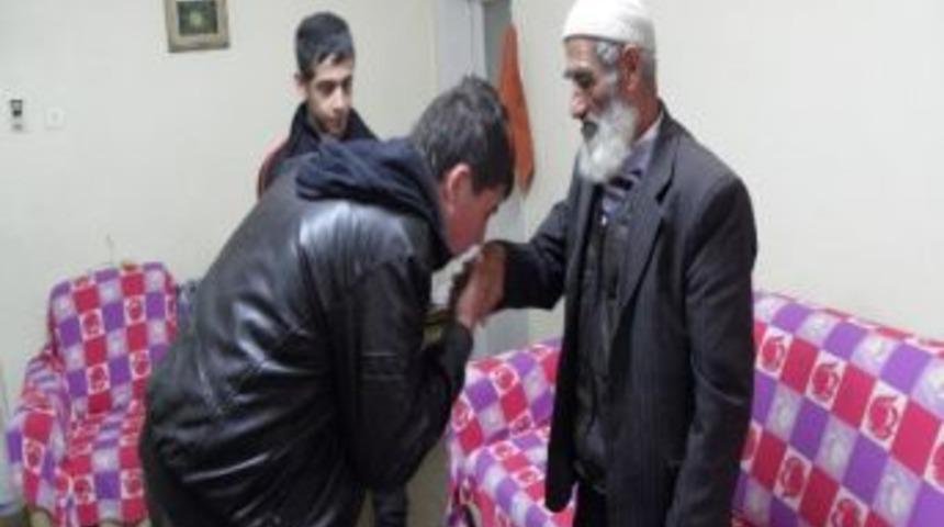 Erzincanlı Gen&ccedil;ler İle Yaşlılar Buluşuyor