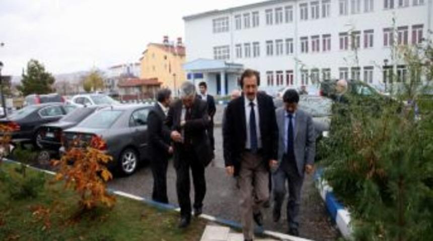 Rekt&ouml;r Kocacık İncelemelerde Bulundu