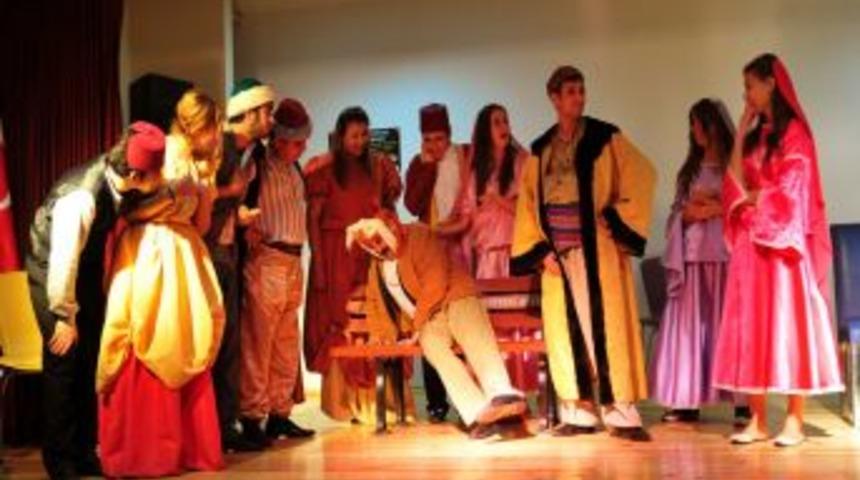 A&ccedil;ık Cezaevindeki Mahkumlar Ayyar Hamza Ile Moral Buldu