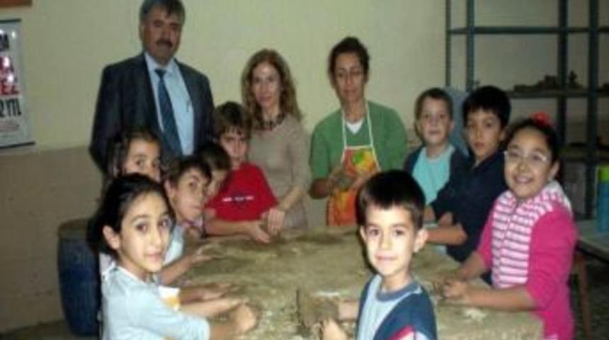 &Ouml;ğrenciler Seramik At&ouml;lyesini Ziyaret Etti