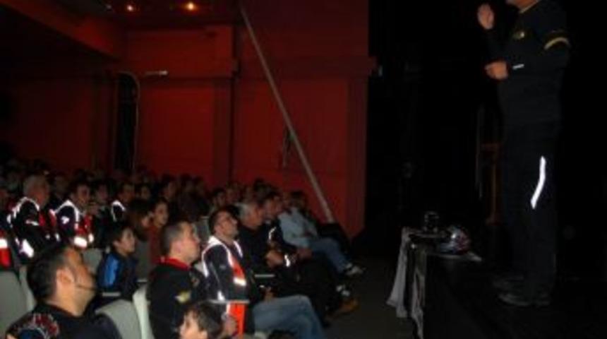 Salihli'de Motosiklet Tutkunlarına Seminer Verildi