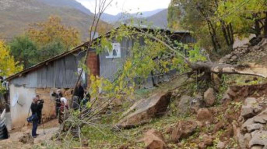 Dağdan Kopan Kaya, Mahalle Halkını Korkuttu