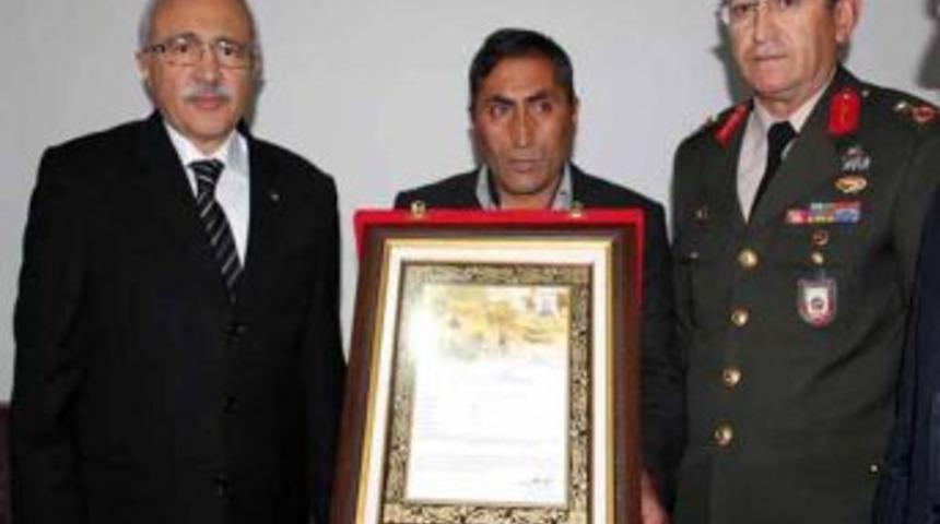 Şehit Erin Ailesine Şehadet Belgesi