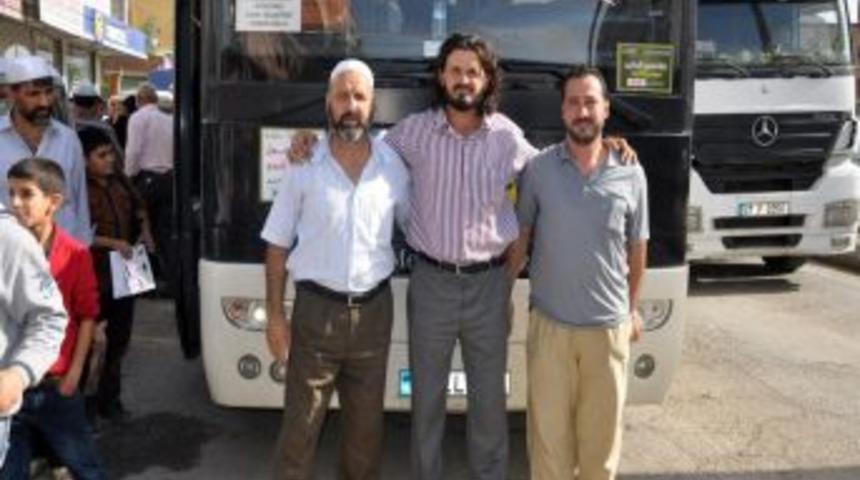 Hacılardan D&ouml;n&uuml;ş Yolunda Silopi'yi Vefa Ziyareti