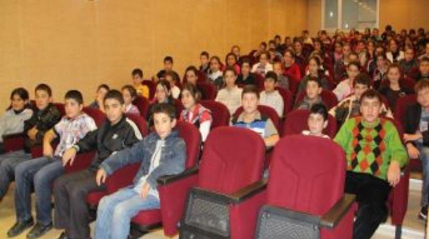 K&ouml;y &Ccedil;ocukları Hayatlarında İlk Kez Sinemayla Tanıştı