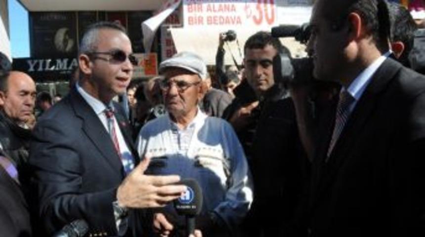 &Ouml;zel G&uuml;venlik&ccedil;iler Mendil A&ccedil;arak Dilendi