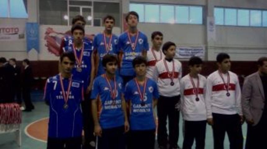 Aziziyeli Raketler Şampiyon Oldu