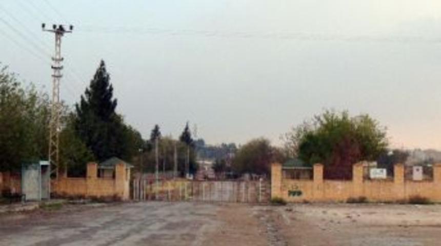 Nusaybin Sınırda Sesiz Bekleyiş S&uuml;r&uuml;yor