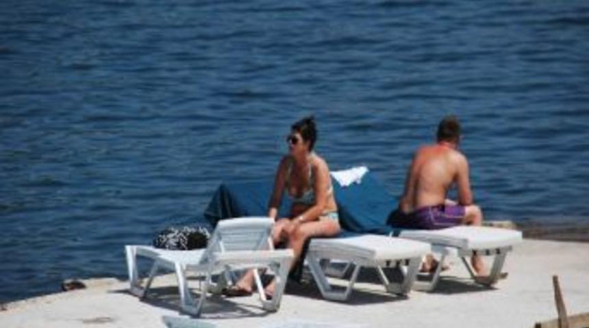 Marmaris'te Kasım Ayında Deniz Keyfi Devam Ediyor