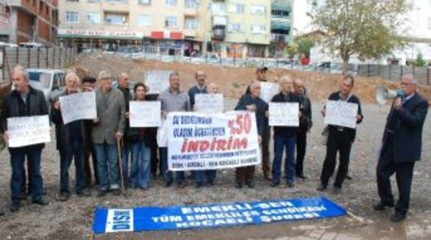 Emeklilerden Oturma Eylemi