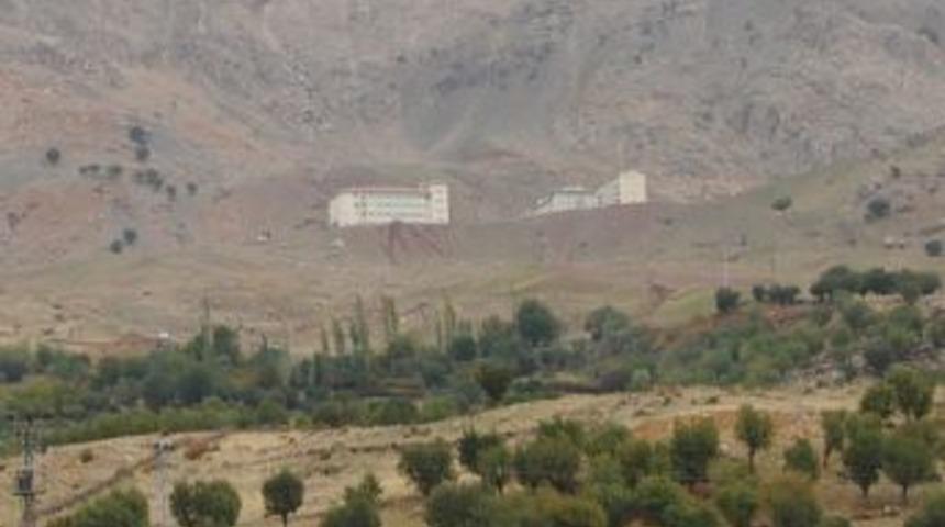 Kaymakam Y&ouml;r&uuml;k: Sason&rsquo;da &Ccedil;adırda Eğitim S&ouml;z Konusu Değil