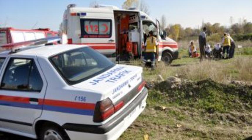 Trakt&ouml;r Sulama Kanalına Devrildi: 1 &Ouml;l&uuml;