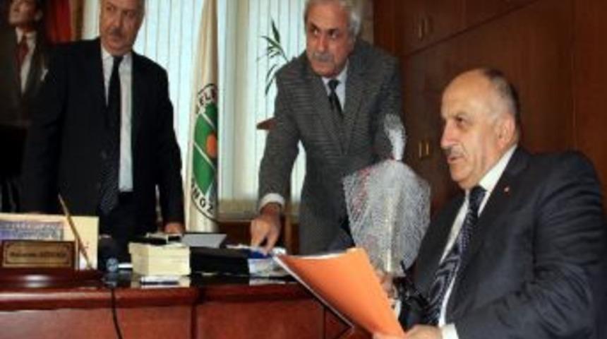 Chp&rsquo;li Belediye Başkanı Yolsuzluktan Yakındı