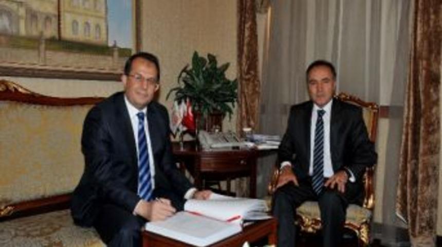 Vali Altıparmak&rsquo;a Ziyaret