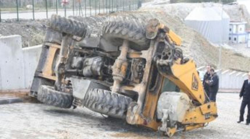 İş Makinesi Devrildi